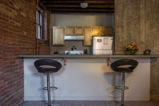 2040 Stearns Rd, Cleveland OH  44106-3062 exterior