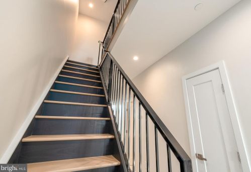 2302 Gordon St, Philadelphia PA 19132-4631 exterior