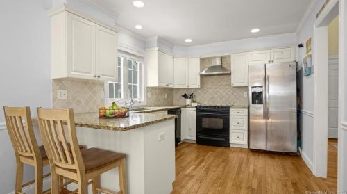 8 Cedar Crest Pl, Norwalk CT  06854-1402 exterior