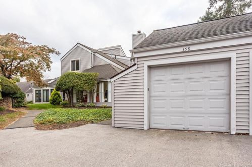 138 Hollister Way, Glastonbury, CT 06033-3114