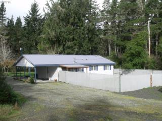 410 Kings Ave, Lakeside, OR 97449-9770