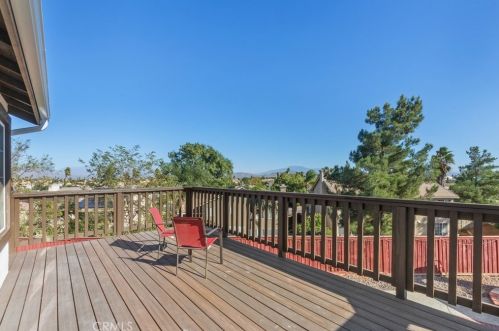 8974 Oakridge Ct, Riverside CA  92508-3095 exterior