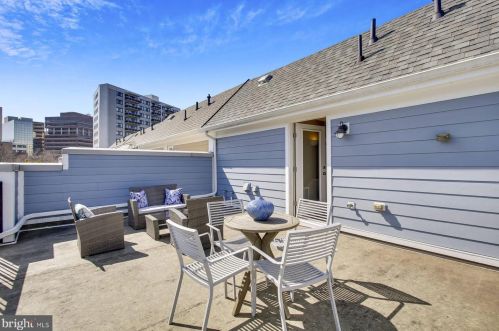 642 Ellsworth Dr, Silver Spring MD 20910-4301 exterior