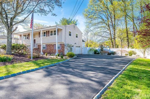 20 Homestead Rd, Metuchen, NJ 08840-1114