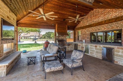 749 Mnr Dr, Argyle TX 76226-5923 exterior