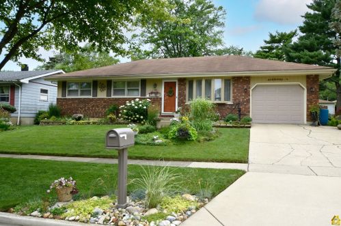 46 Trenton Ave, South Elgin, IL 60177-1851