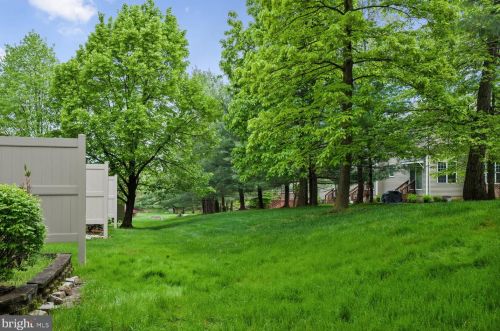 53 Manor Dr, Princeton NJ  08540-1643 exterior
