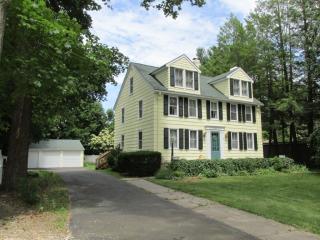 24 Academy St, Wallingford, CT 06492-3702