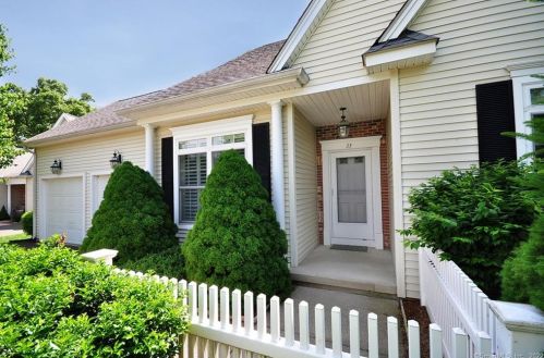 33 Ballymeade Ln, Windsor, CT 06095-5221