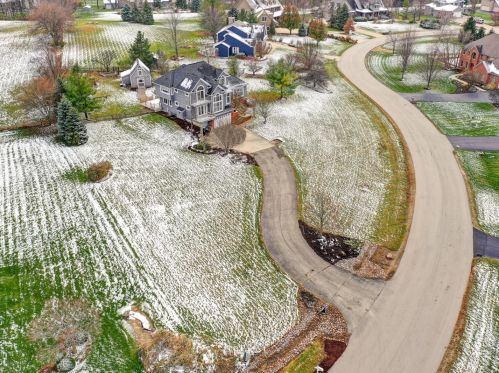 5450 Half Round Rd, Oswego, IL 60543-8008
