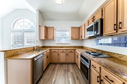 7642 Chadwick Ct, Dallas TX 75248-1600 exterior