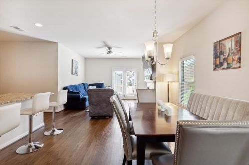 3812 Hempstead Way, Atlanta GA  30331-5268 exterior