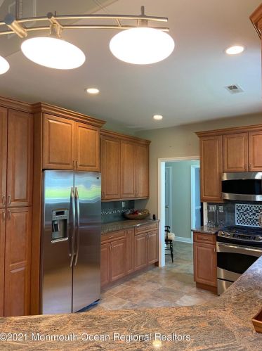 17 Arcadia Dr, Lakehurst NJ  08759-6160 exterior