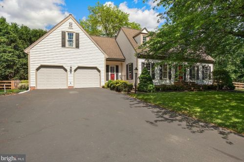 1151 Silver Beech Rd, Herndon, VA 20170-2329
