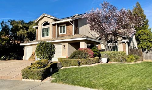 325 Greyhawk Ct, Vacaville, CA 95688-1030