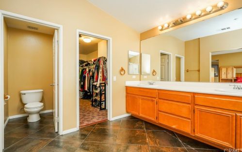 11440 Arizona Ave, Riverside CA  92503-8811 exterior