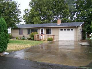 210 73rd St, Vancouver, WA 98665-8307