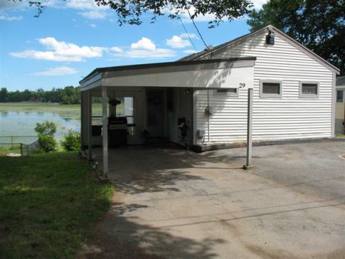29 Circuit Dr, Kingston, NH 03848-3305