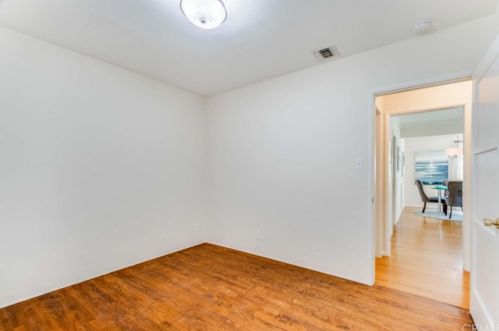 2911 Sycamore Ave, Glendale CA 91201-1154 exterior