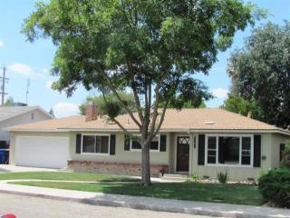1181 Hollywood Dr, Navelencia, CA 93654-2116