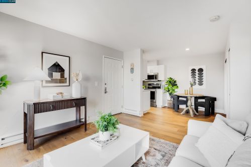 18 Bayside Ct, Richmond CA  94804-7441 exterior