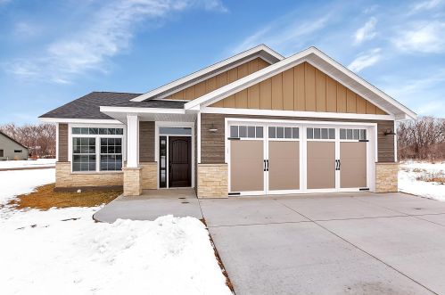 638 Pebble Creek Dr, Saint Cloud, MN 56303