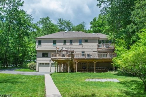 15 Ripplewood Dr, Dover NJ  07869-3818 exterior