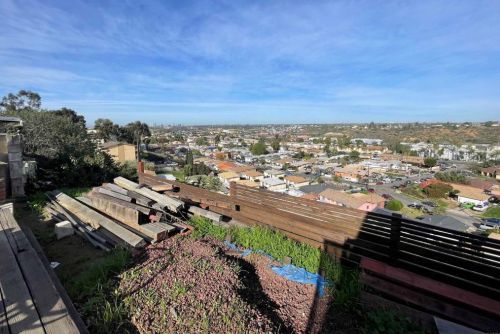 5564 Dream St, San Diego, CA 92114-4012