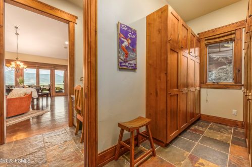 5872 Mtn Rnch Dr, Park City UT 84098-6177 exterior