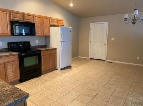 744 Knox Dr, Pueblo CO  81007-2668 exterior