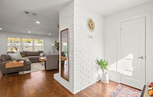 6206 Cannes Cir, Austin TX  78745-3451 exterior