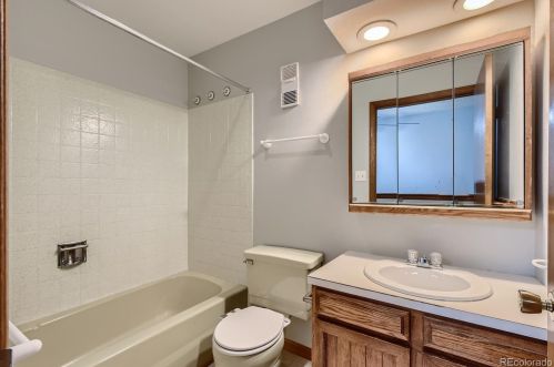 2598 Eagle Cir, Aurora CO 80014-2428 exterior