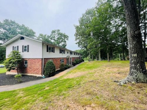 506 Oak Ave, Cheshire CT  06410-3027 exterior