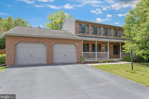 16811 Cavalry Dr, Williamsport, MD 21795-1443