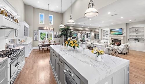 11844 Red Hl Ave, Santa Ana CA  92705-3100 exterior