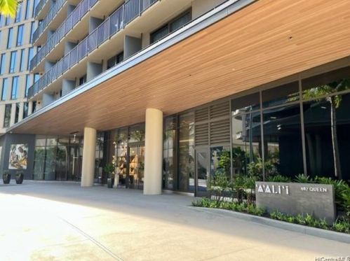 987 Queen St, Honolulu HI  96814-4118 exterior