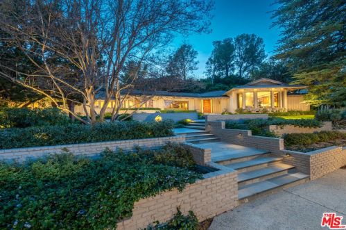 16705 Huerta Rd, Van Nuys, CA 91436-3543