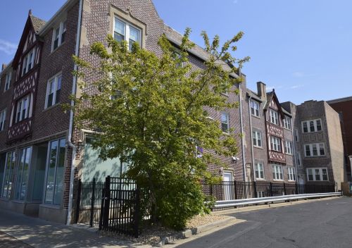 2343 Irving Park Rd, Chicago, IL 60618-3837