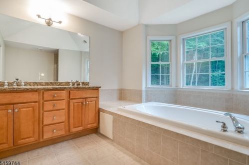 14 Forest Ridge Dr, Hackettstown NJ  07840-4846 exterior