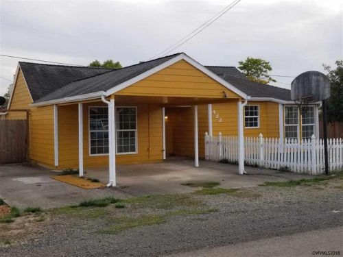 422 Russell St, Lebanon, OR 97355-3861
