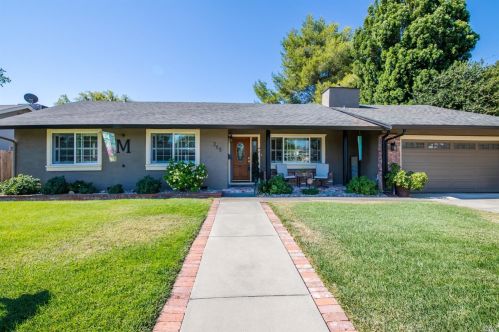 365 Neil St, Vacaville, CA 95688-3817
