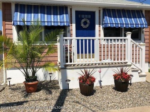 117 Ocean Ave, Point Pleasant Beach, NJ 08742-3173