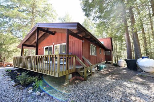 37 Eidelweiss Dr, Madison, NH 03849-5636