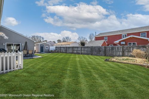 504 Laurelwood Dr, Lacey Township, NJ 08734-2826