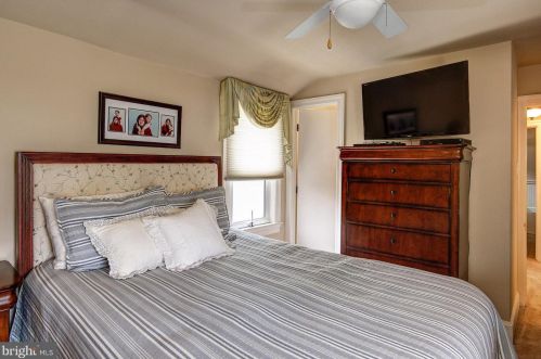 287 Wayne Ave, Tavistock NJ 08033-1008 exterior