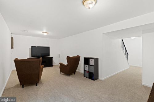 5454 Lighthouse Ln, Springfield VA  22015-1934 exterior
