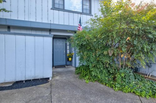 38 Westview Dr, Jackson, CA 95642-9505