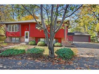 10200 Sunridge Dr, Naperville, IL 60564-5820
