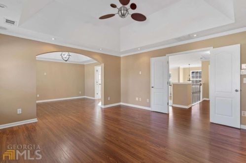 5665 Baffin Rd, Atlanta GA  30349-7051 exterior