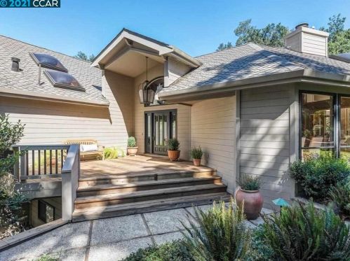120 Crane Ter, Orinda, CA 94563-1105